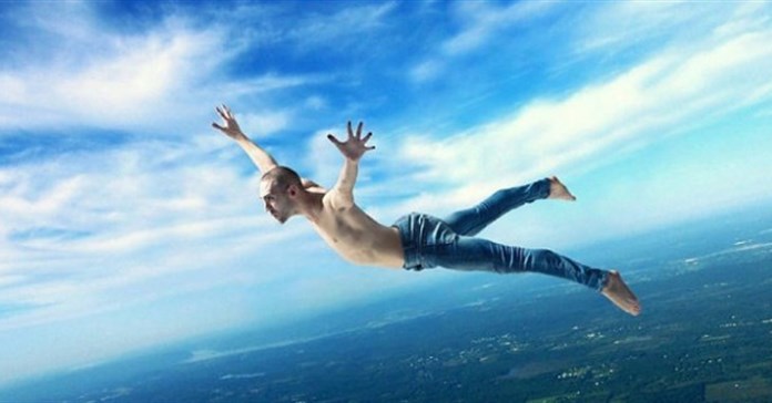 Sống sót kỳ diệu sau khi rơi tự do từ độ cao hơn 5000 mét