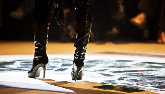 Đôi giày ngăn ngừa kẻ hiếp dâm 