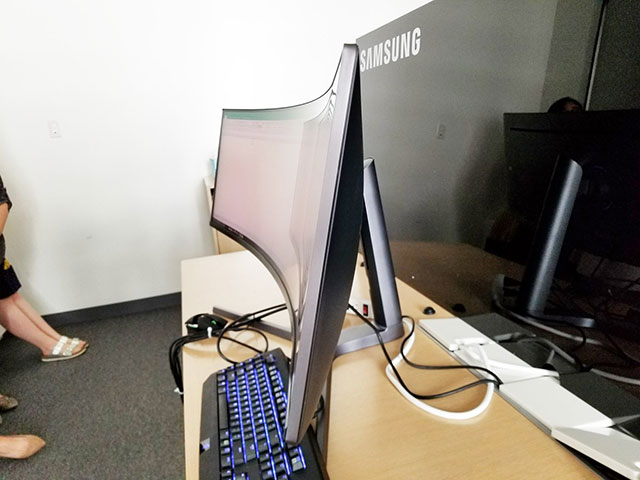 Màn hình cong CHG90 Màn hình cong CHG90