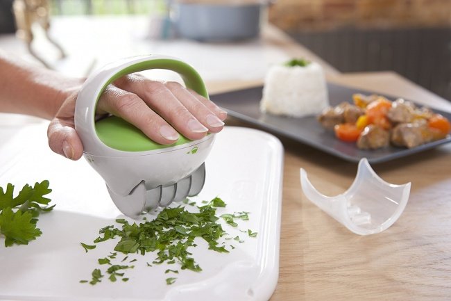 Dụng cụ cắt rau thơm - Gliding herb cutter