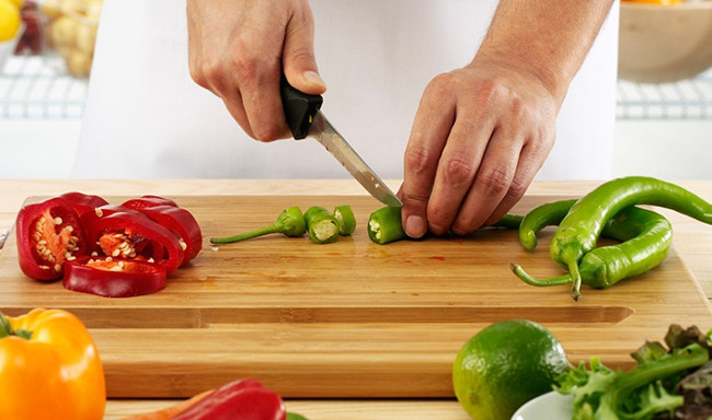 Cách vệ sinh thớt hiệu quả  Cách vệ sinh thớt hiệu quả