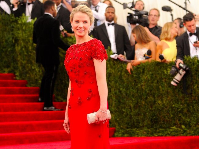 Marissa Mayer liên tục xuất hiện trước công chúng bằng cách chi tiêu phóng khoáng