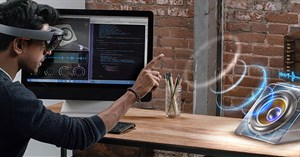 HoloLens trở thành laptop du lịch cực kì hữu ích