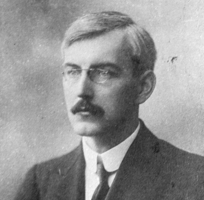 Harold Williams (1876-1928) có thể nói 58 loại ngôn ngữ