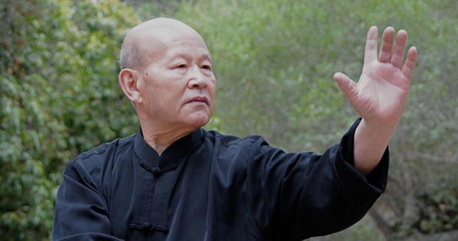 Chu Đình Tước có thể dùng khí công đun nóng đồ vật, làm giảm đau đớn bệnh tật