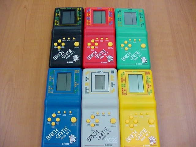 Máy chơi game cầm tay E.999