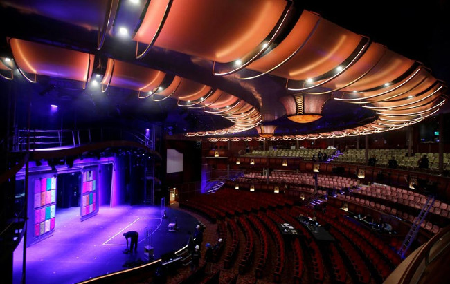 Nhà hát với sức chứa 1.400 chỗ