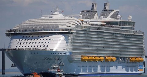 Khám phá du thuyền lớn nhất thế giới dài bằng 3 sân bóng đá