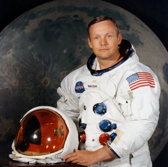 Bộ quần áo của phi hành gia Neil Armstrong được làm tại một công ty sản xuất đồ lót