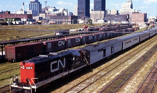 Trung bình một trái tim bơm khoảng 1,5 triệu thùng máu trong suốt cuộc đời, đủ để lấp đầy 200 toa xe lửa