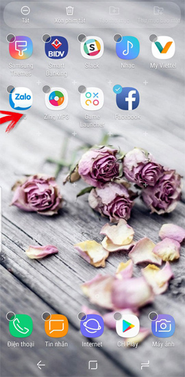 Nhấn giữ các biểu tượng