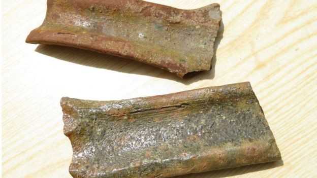 Những mảnh gốm được tìm thấy trong cuộc khảo cổ