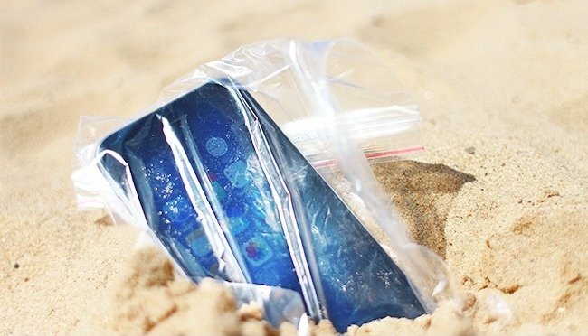 Giữ điện thoại khỏi bị ướt