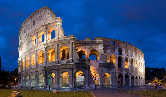 Ý nổi tiếng với thành Roma cũng các món mì và bánh