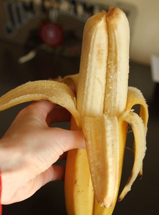 Trái chuối song sinh "cần có nhau"