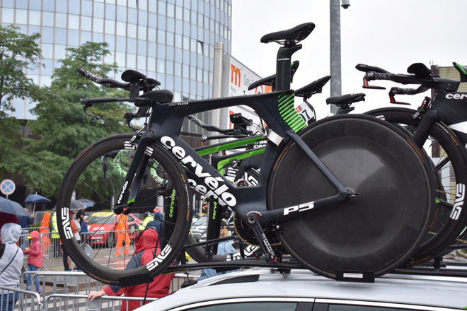 Đội Dimension Data mang chiếc Cevélo P5s tới giải đua Tour de France 2017