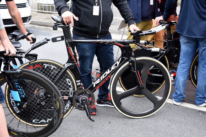 Đội Lotto-Soudal và chiếc xe đua Ridley Dean TT