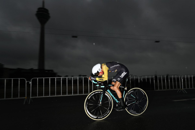 Với chiếc xe này, tay đua George Bennett (LottoNL-Jumbo) cán đích ở vị trí 162