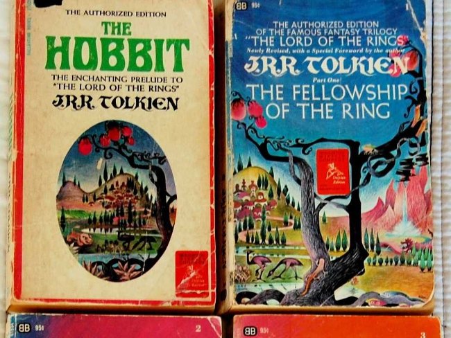 Ông cùng người bạn gái của mình mở ra một trại hè có tên Dream Institute