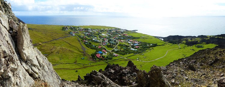 Chỉ 297 người sinh sống trên nhóm đảo Tristan Da Cunha, ở phía Nam Đại Tây Dương.