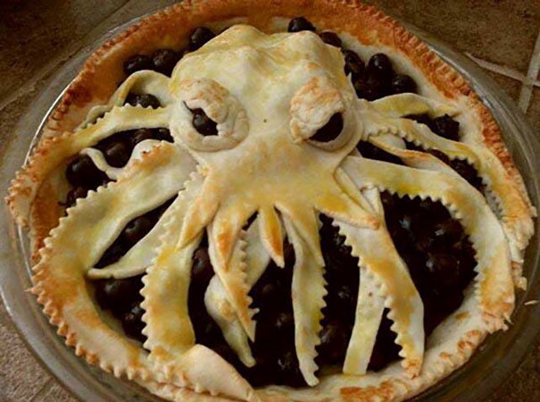 Có thể tưởng được đây là con mực, bạch tuộc hoặc cái gì có tua loằng ngoằng tùy bạn