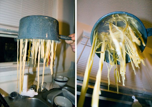 Chắc phải ăn từng sợi mì mới được ấy!