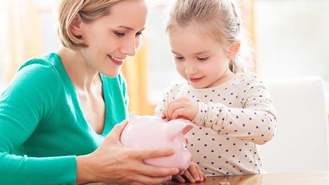 Rút phích cắm các thiết bị điện khi không sử dụng