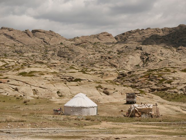 Pony Ma đã yêu cầu các giám đốc đi bộ vượt sa mạc để chứng minh quyết tâm của công ty