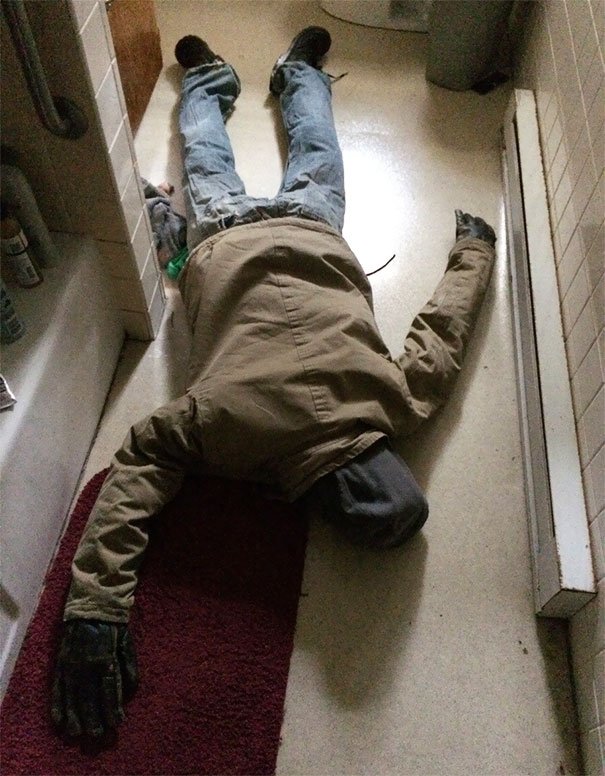 Chả hiểu sao nó có thể nghĩ ra trò này nữa