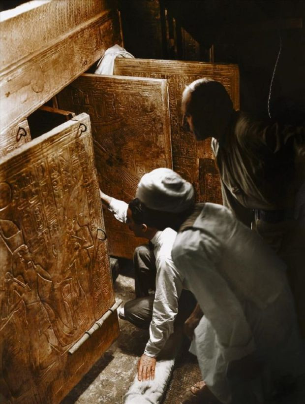 Các nhà khảo cổ mở những cánh cửa dẫn vào góc sâu nhất của lăng mộ