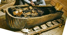 Kho vàng lấp lánh trong lăng mộ Pharaoh Tutankhamun Ai Cập cổ đại