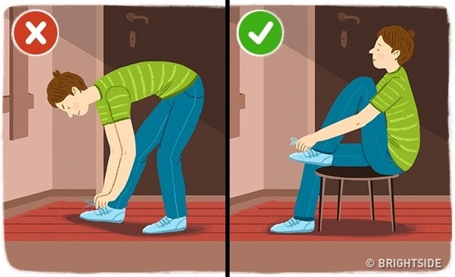 Cúi xuống buộc giày