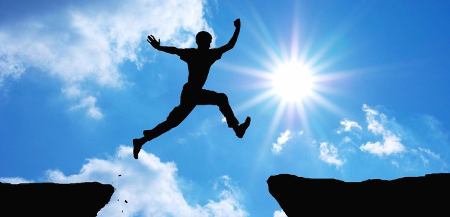 Đấu tranh vượt qua mọi khó khăn