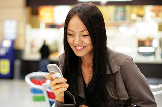 Khi gọi điện thoại, tín hiệu sẽ truyền tới một vệ tinh 