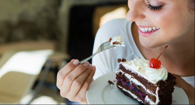 Đường không chỉ ảnh hưởng đến trọng lượng của bạn, mà cả sức khoẻ tinh thần