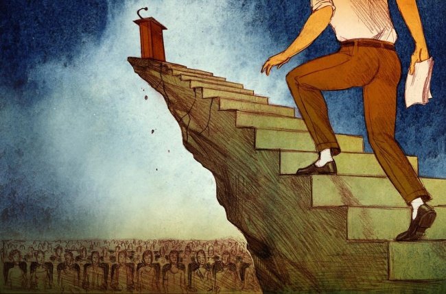 Khi bước lên phát biểu