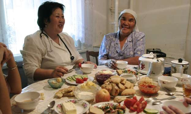 Kazakhstan đừng mong họ mang cho bạn một cốc trà đầy