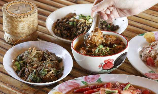 Thái Lan: Đừng ăn thức ăn trên dĩa