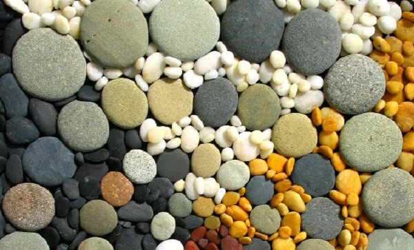 Để gây áp lực với chồng trong cuộc cãi vã, một phụ nữ Trung Quốc đã nuốt cả 20 viên đá vào bụng 