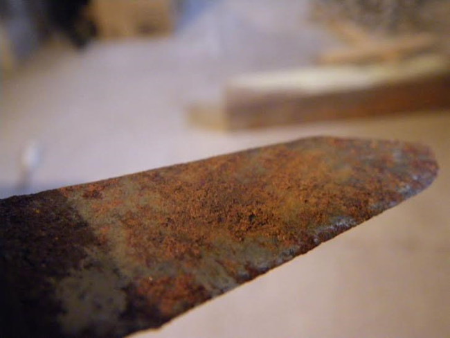 Các bác sĩ đã “hết hồn” khi phát hiện một lưỡi dao dài cả 10cm trong đầu một bệnh nhân trong suốt 3 năm 