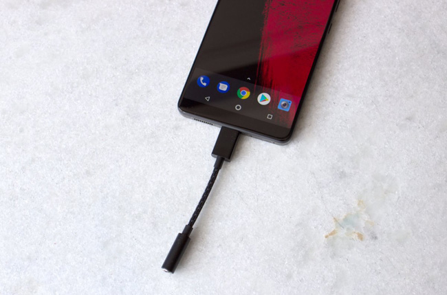 Nó bao gồm một bộ chuyển đổi