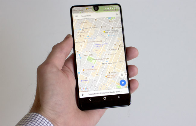 Các ứng dụng trông tuyệt đẹp khi chúng được tối ưu hóa để lấp đầy toàn bộ màn hình của Essential Phone