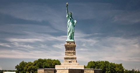 David Copperfield thực hiện màn ảo thuật kinh điển làm biến mất tượng Nữ thần Tự do như thế nào?