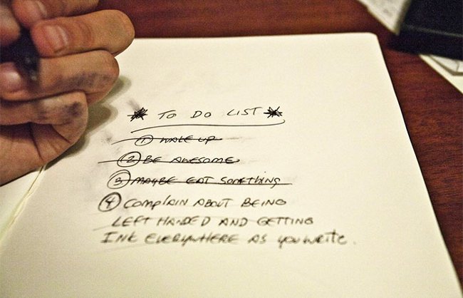 Mỗi lần viết xong lại phải đi rửa tay!