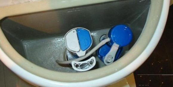 Và lượng nước tiêu thụ sẽ là 100% nếu nhấn nút lớn hơn