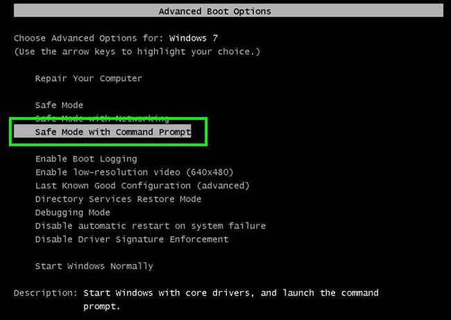Chọn Safe Mode with Command Prompt