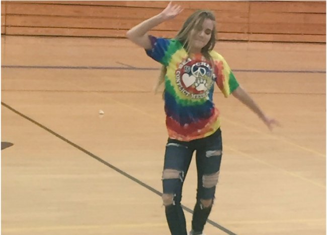 Tại mỗi bữa tiệc sẽ có người vui vẻ, buồn bã và mệt mỏi.