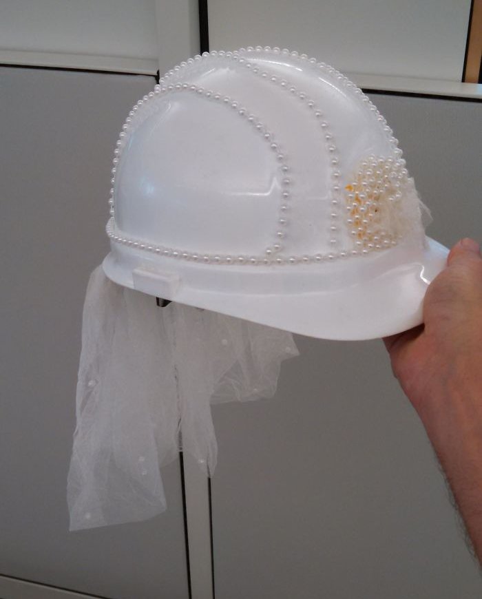 Quản lý của chúng tôi sắp cưới và đây là quà tặng bằng hiện vật dành cho cô ấy!