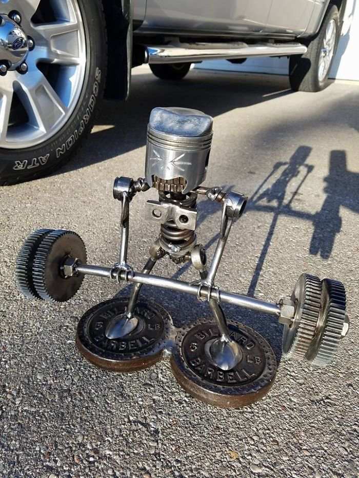 Nhân viên cơ khí đôi khi cũng rảnh rỗi lắm!