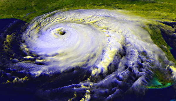 Siêu bão có sức hủy diệt ghê gớm